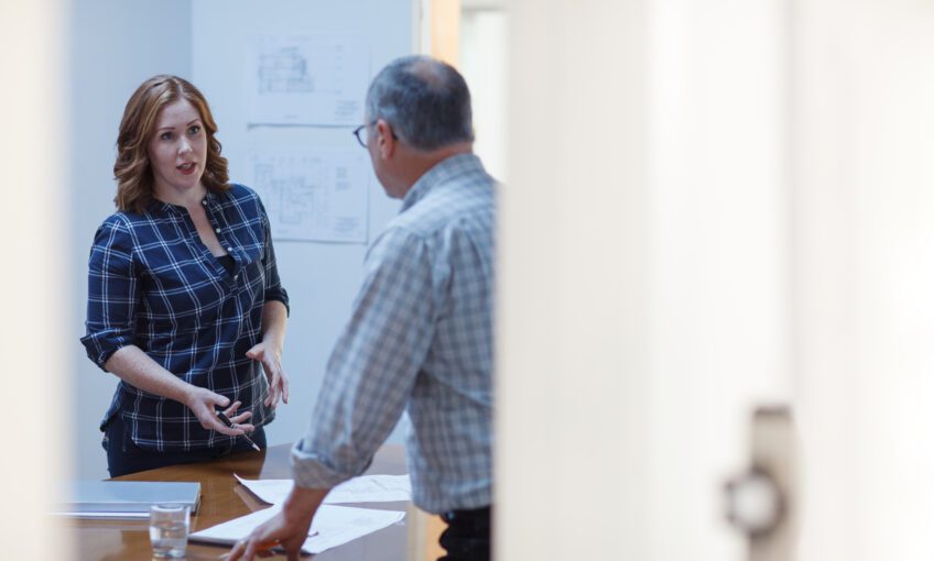 Jakie są skutki dyskryminacji i jak wpływają na życie zawodowe?