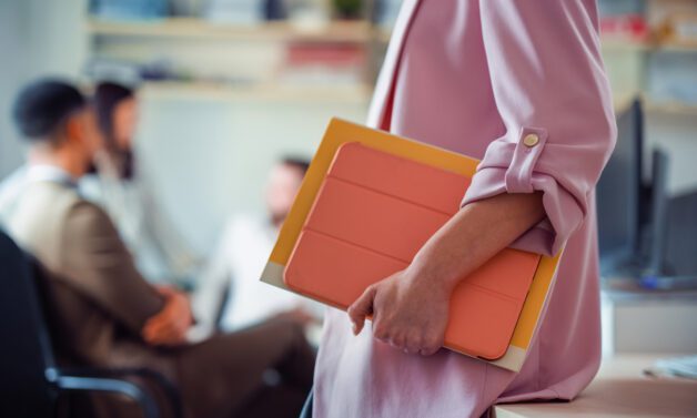 Fikcyjne zatrudnienie – czym jest? Jakie ma konsekwencje prawne?