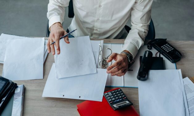 Koordynator – kto to, czym się zajmuje i ile zarabia?