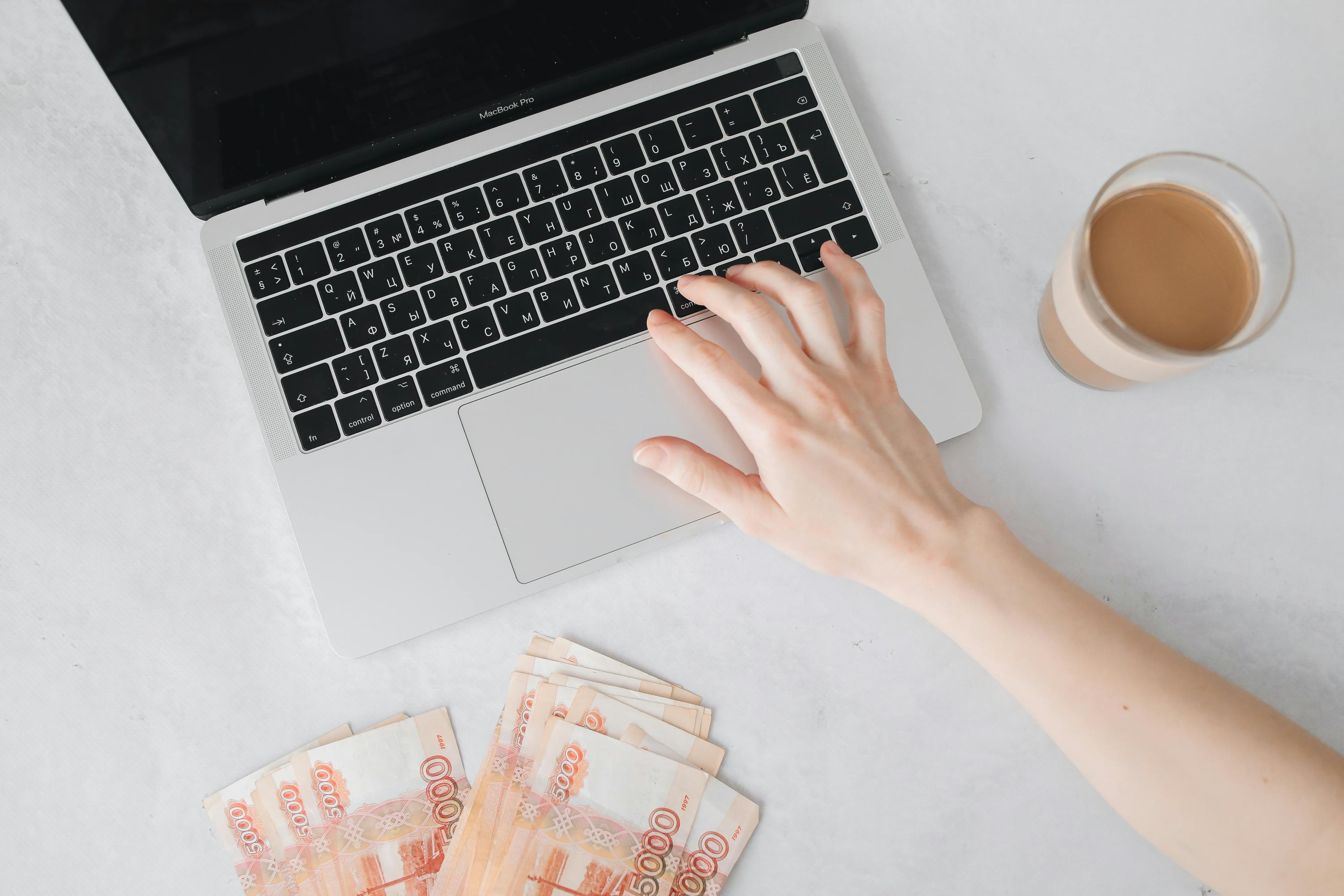 Jak zarabiać w internecie? Sprawdzone sposoby na pracę online