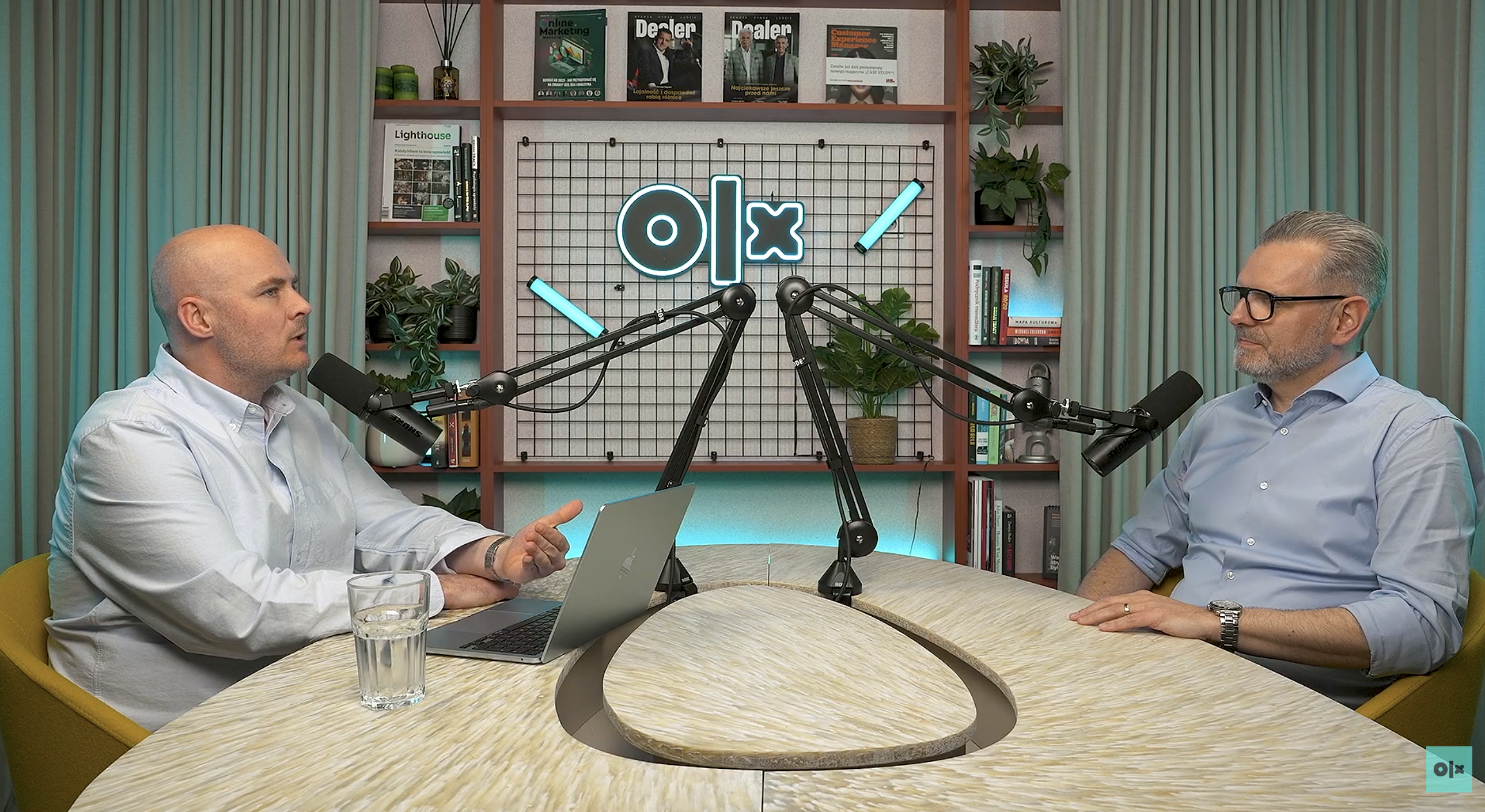 Paradoks juniora: dlaczego cyfrowe pokolenie boi się jutra? [PODCAST]